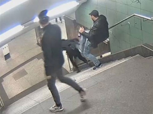 Арестуваха българина нападнал жена в метрото в Берлин