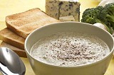Крем супа от броколи със синьо сирене