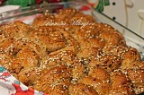 Пълнозърнеста питка с панагюрска чубрица