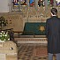 Свещеник започна брачната церемония без булката